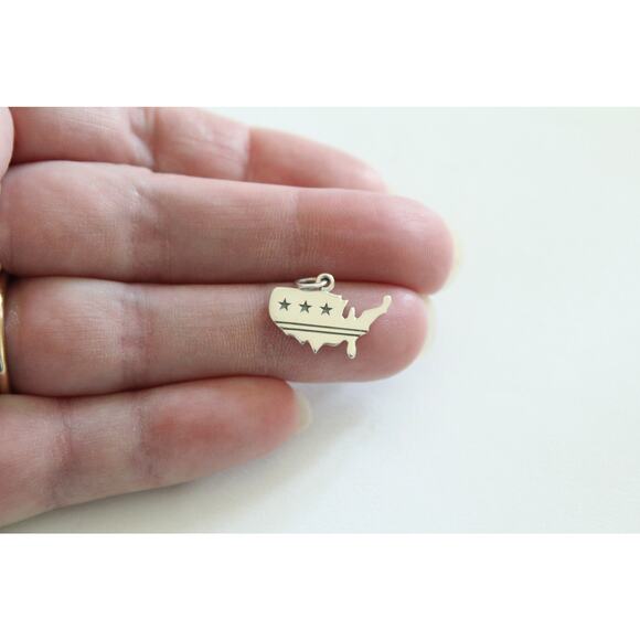 Sterling Silver United States Charm with Stars and Stripes - Picture 1 of 6